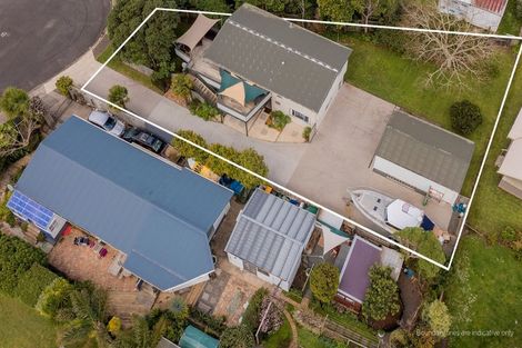 Photo of property in 10 Poplar Street, Whitianga, 3510