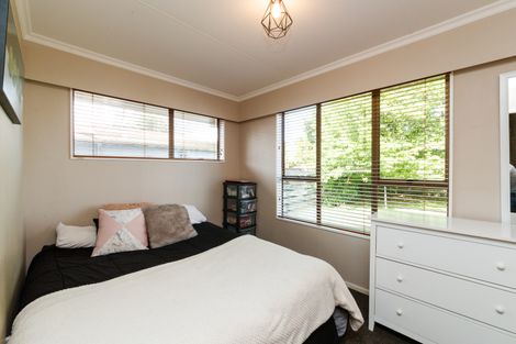 Photo of property in 19 Haast Place, Awapuni, Palmerston North, 4412