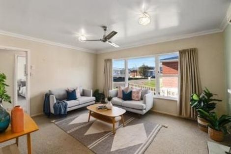 Photo of property in 5 Eton Place, Levin, 5510