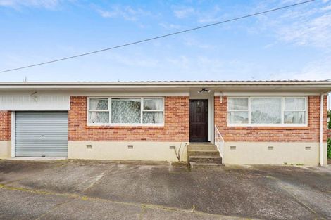 Photo of property in 1/3 Angelo Avenue, Howick, Auckland, 2014