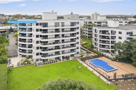 Photo of property in 5d/173 Hurstmere Road, Takapuna, Auckland, 0622