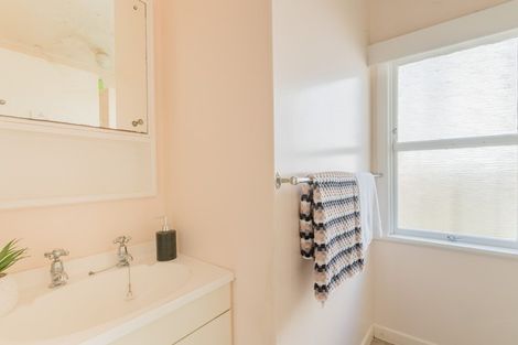 Photo of property in 27 Renown Road, Raumati South, Paraparaumu, 5032