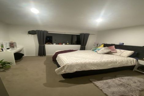 Photo of property in 7 Korama Lane, New Lynn, Auckland, 0600