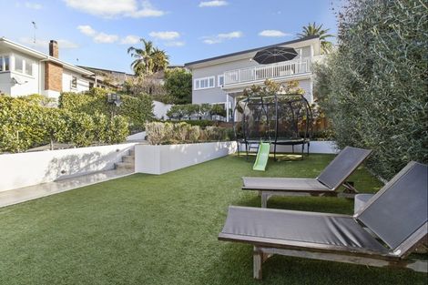 Photo of property in 8 Alfred Street, Northcote Point, Auckland, 0627