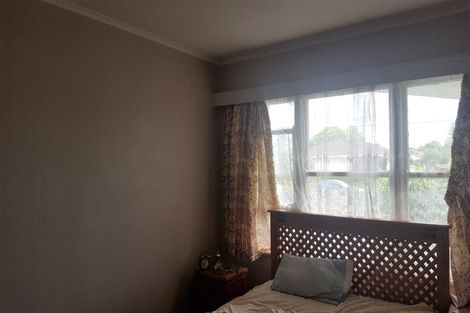 Photo of property in 39 Birdwood Avenue, Papatoetoe, Auckland, 2025