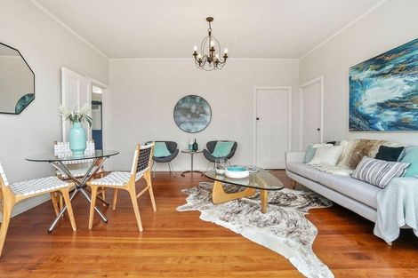 Photo of property in 696 Te Atatu Road, Te Atatu Peninsula, Auckland, 0610