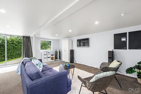 Photo of property in 10 Cottle Park Drive, Normandale, Lower Hutt, 5010