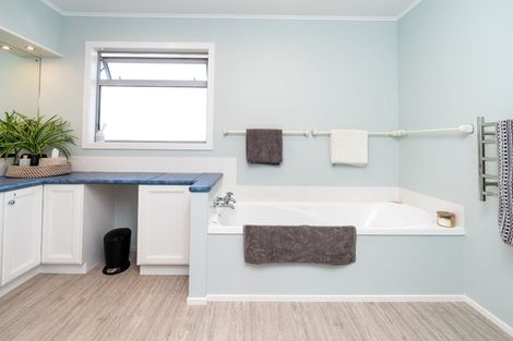 Photo of property in 39a Wharemauku Road, Raumati Beach, Paraparaumu, 5032