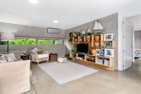 Photo of property in 5 Harbour View Road, Point Wells, Warkworth, 0986