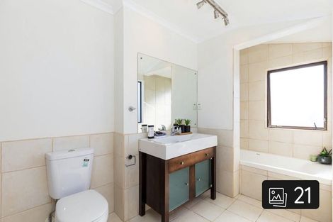 Photo of property in 33 Gilbass Avenue, Hamilton Lake, Hamilton, 3204