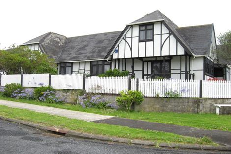 Photo of property in 81 Kiwi Esplanade, Mangere Bridge, Auckland, 2022