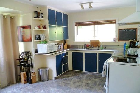 Photo of property in 11 Rangiora Avenue, Kaiwharawhara, Wellington, 6035