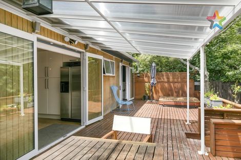 Photo of property in 22 Homedale Road, Wainuiomata, Lower Hutt, 5014