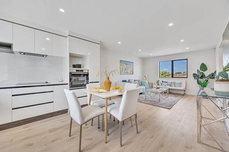 Photo of property in 2/25 Taikata Road, Te Atatu Peninsula, Auckland, 0610