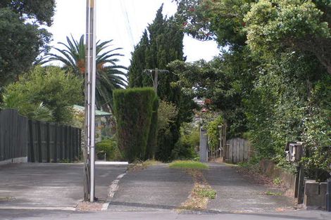 Photo of property in 1/105 Onewa Road, Northcote, Auckland, 0627