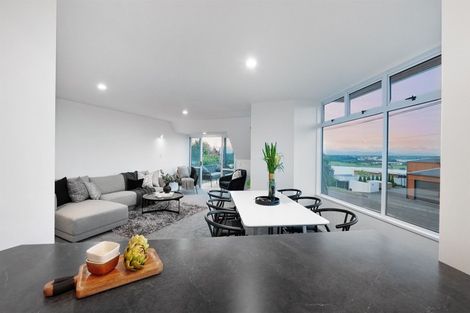 Photo of property in 50 Saint Andrews Hill Road, Mount Pleasant, Christchurch, 8081