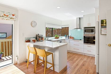 Photo of property in 4/20 Hutchinsons Road, Bucklands Beach, Auckland, 2014