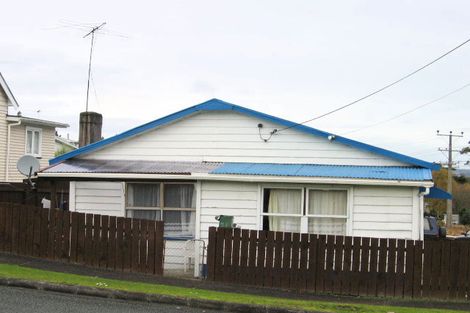 Photo of property in 21 Puriri Street, Helensville, 0800