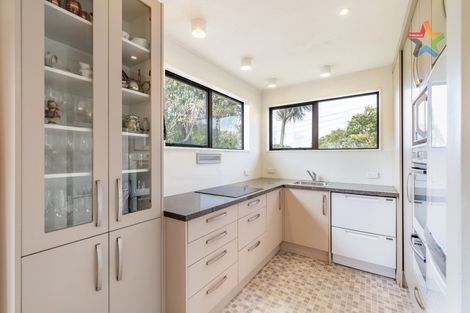 Photo of property in 42 Matuhi Street, Tirohanga, Lower Hutt, 5010