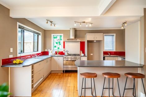 Photo of property in 10 Mchattie Lane, Clouston Park, Upper Hutt, 5018