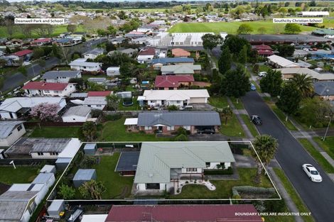 Photo of property in 14 Catalina Drive, Melville, Hamilton, 3206