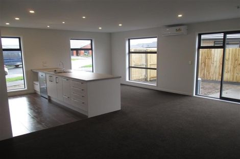 Photo of property in 10 Luxembourg Crescent, Halswell, Christchurch, 8025