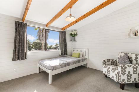 Photo of property in 165 Carnoustie Drive, Wattle Downs, Auckland, 2103
