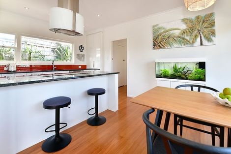 Photo of property in 2 Carento Way, Stanmore Bay, Whangaparaoa, 0932