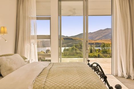 Photo of property in 16 Hayes View Lane, Lake Hayes, Queenstown, 9371