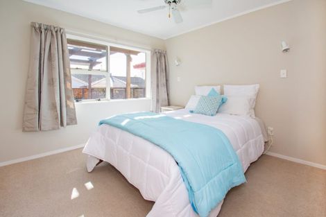 Photo of property in 52 Kuripaka Crescent, The Gardens, Auckland, 2105