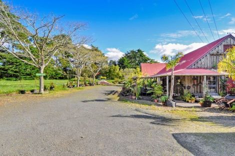 Photo of property in 108 Station Road, Kumeu, 0891