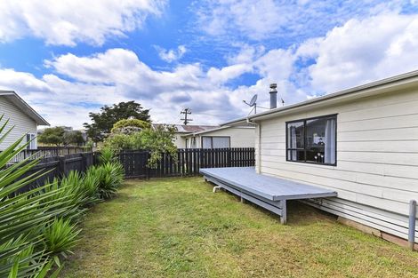 Photo of property in 2/19 Smiths Avenue, Papakura, 2110
