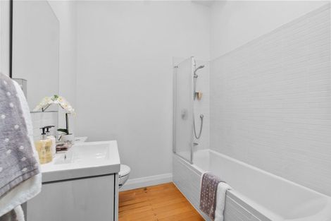 Photo of property in 38 Aramoana Avenue, Devonport, Auckland, 0624