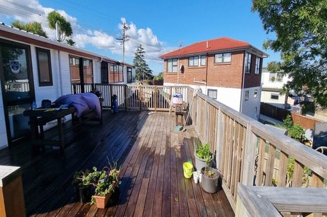 Photo of property in 96 Waimumu Road, Massey, Auckland, 0614