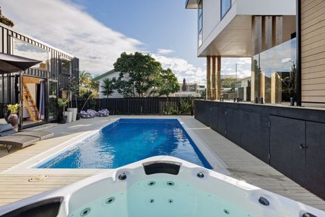 Photo of property in 18 Motiti Road, Papamoa Beach, Papamoa, 3118