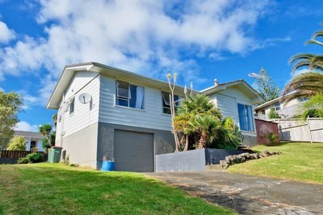 Photo of property in 13 Spinella Drive, Bayview, Auckland, 0629
