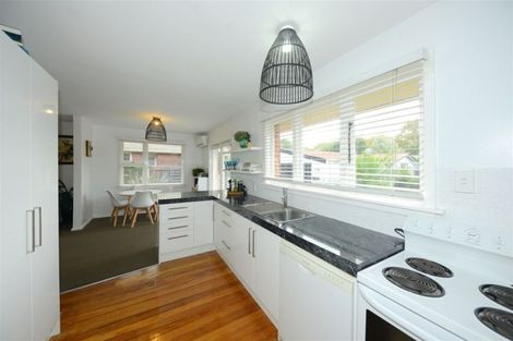 Photo of property in 338 Memorial Avenue, Burnside, Christchurch, 8053