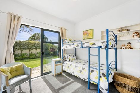 Photo of property in 65 Nicholson Road, Khandallah, Wellington, 6035