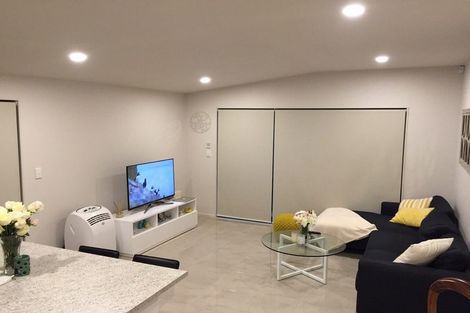 Photo of property in 3 Tern Place, Unsworth Heights, Auckland, 0632