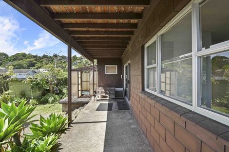 Photo of property in 42 De Luen Avenue, Tindalls Beach, Whangaparaoa, 0930