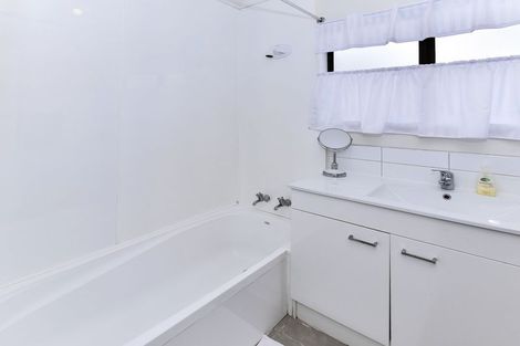 Photo of property in 2/19 Smiths Avenue, Papakura, 2110