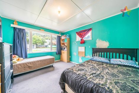 Photo of property in 132 Wellington Road, Wainuiomata, Lower Hutt, 5014