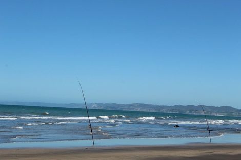 Photo of property in 25-27 Onaero Beach Road, Onaero, Waitara, 4383