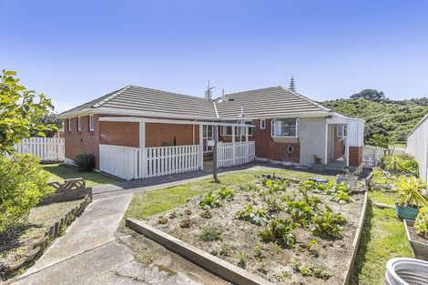 Photo of property in 130 Main Road, Titahi Bay, Porirua, 5022