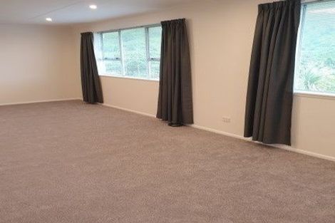 Photo of property in 2/14 Doris Gordon Crescent, Crofton Downs, Wellington, 6035