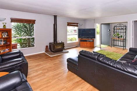 Photo of property in 24 Magnolia Avenue, Opaheke, Papakura, 2113