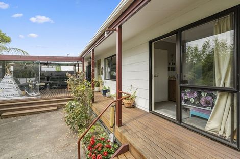 Photo of property in 37 Willowstream Grove, Cloverlea, Palmerston North, 4412