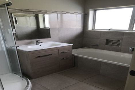 Photo of property in 13 Wilfred Street, St Andrews, Hamilton, 3200