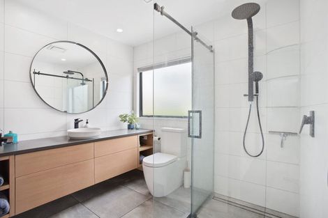 Photo of property in 162a Clovelly Road, Bucklands Beach, Auckland, 2012