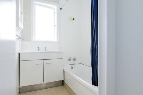 Photo of property in 53 Collins Road, Melville, Hamilton, 3206